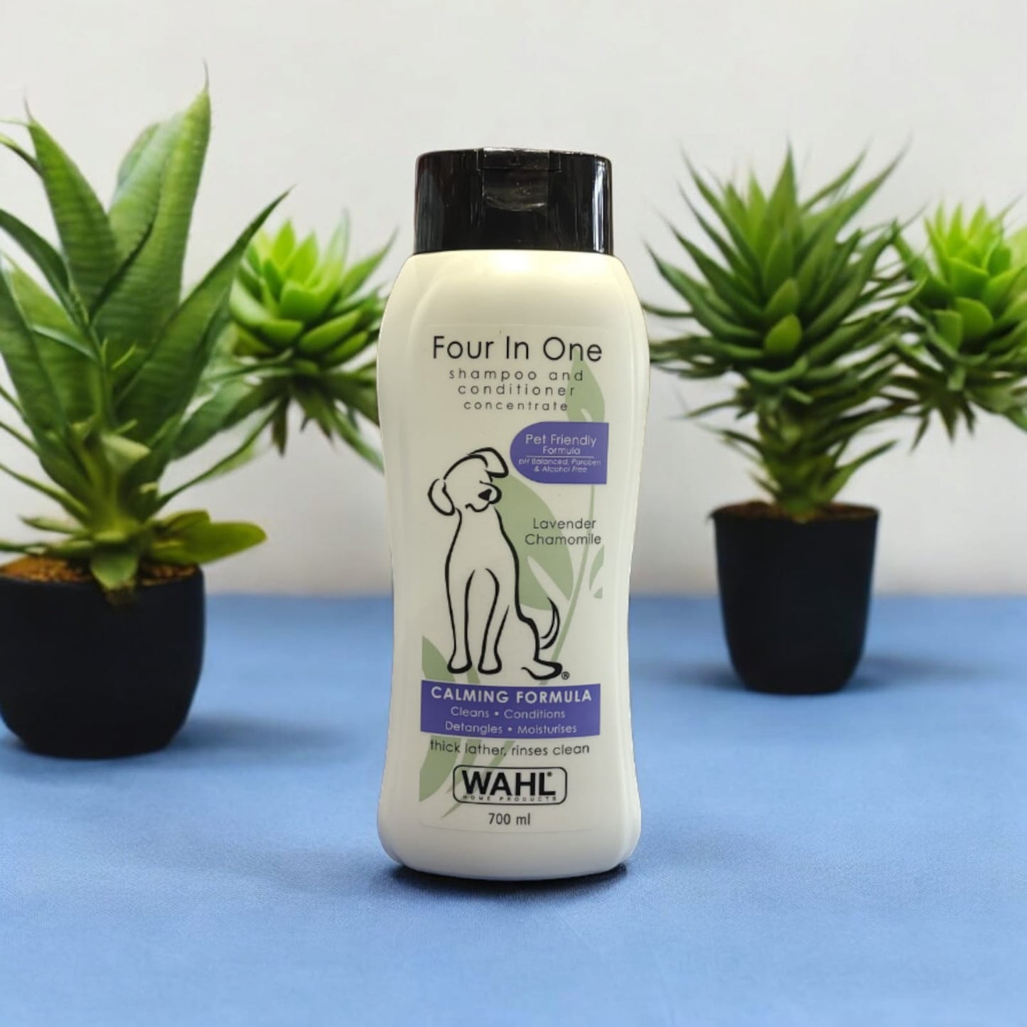 WAHL Four in One Dog Shampoo – Cleans, Conditions, Detangles & Moisturises